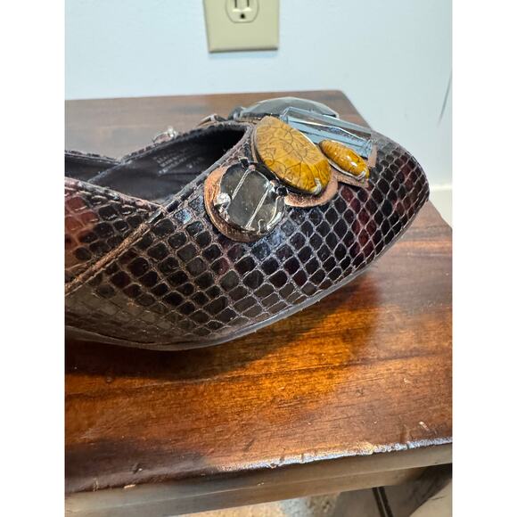 BCBGMAXAZRIA Snakeskin Jeweled Wedge Brown Peep Toe Heels Size 9.5 - Picture 9 of 9